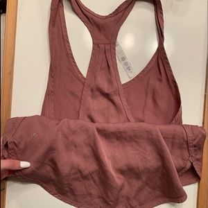 Like new lululemon tank!!